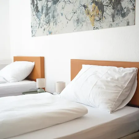 Parkview Hotel *